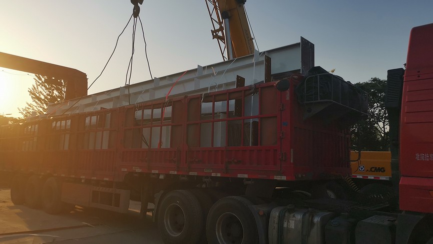 Steel Structure Loading and Shipping