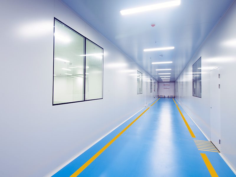 Clean room corridor with flush double-glazed windows