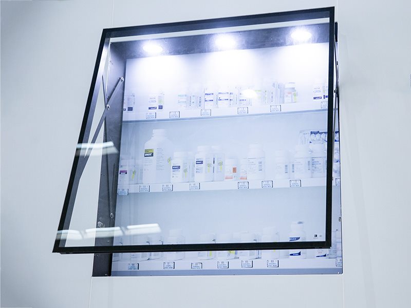 Large clean room display and observation glazing