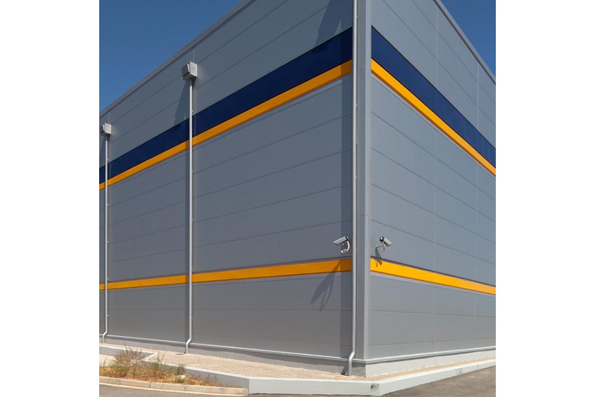 Electronics cleanroom material transfer area