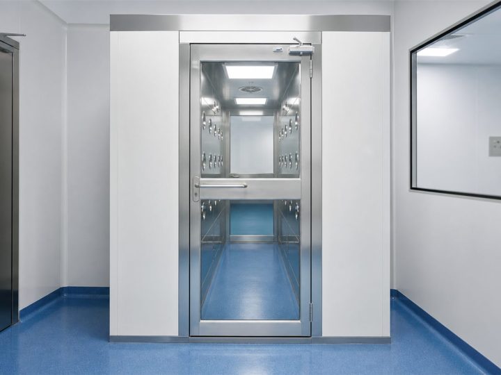 Personnel clean room air shower entrance booth
