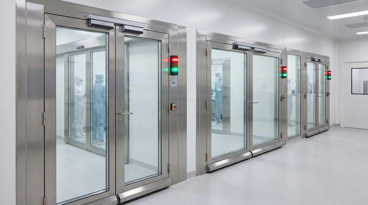 Portes de couloir d'habillage de salle blanche