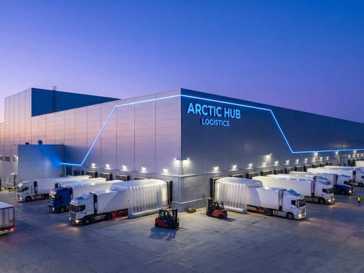 Trucks_docked_at_logistics_hub